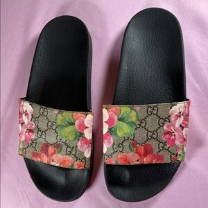 Gucci Black Floral Slides Size 40